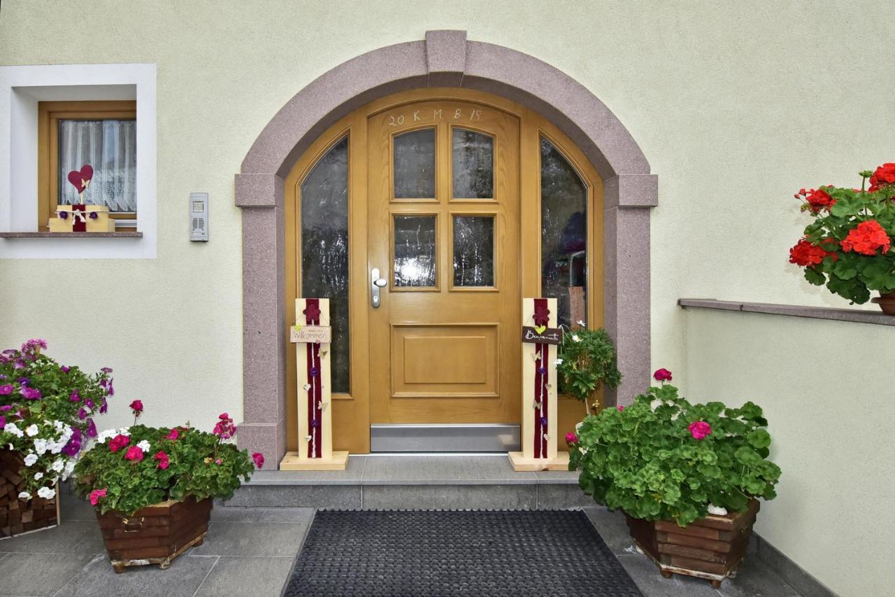 Zimmervermietung Zum Weissen Roessl Sarentino Exterior photo